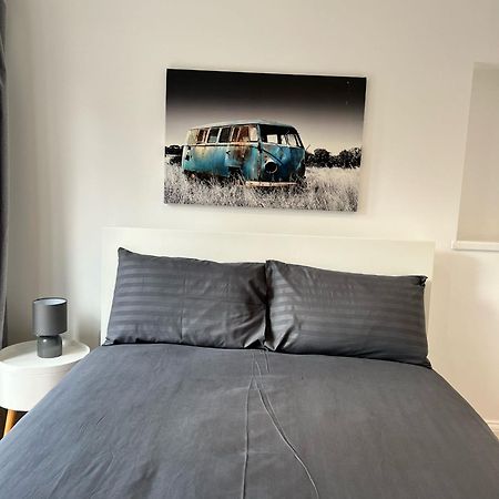 Hotel 93 West Road à Londres Extérieur photo